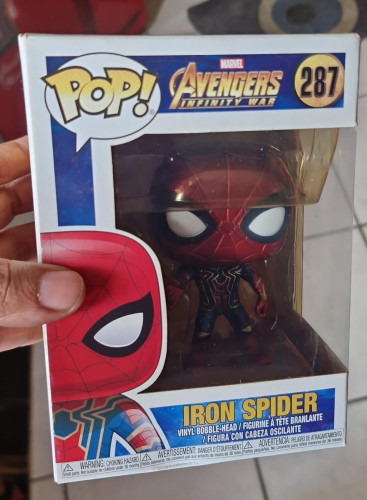 Funko Pop Avengers- Iron Spider Avengers: Infinity War #287 - Produto Original