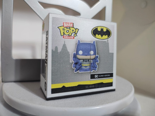 Funko Pop Bitty Pop Deluxe Batman (Hush) (danificado) - DC Batman - #239