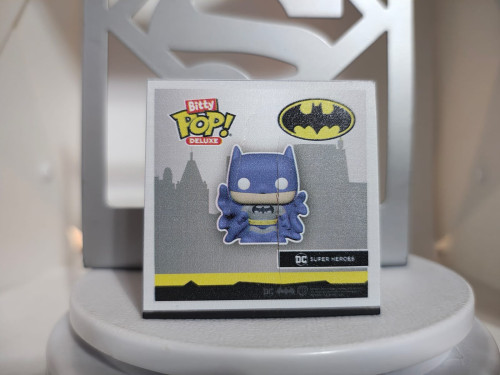 Funko Pop Bitty Pop Deluxe Batman (Hush) (danificado) - DC Batman - #239