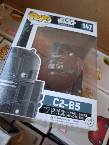 Funko Pop C2-b5 - Vaulted - Com Detalhes Na Caixa - Star Wars - Rogue One - #147