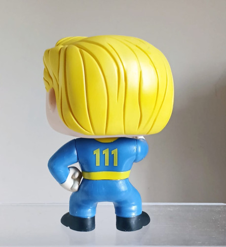 Funko Pop Charisma Vault Boy Exclusive Hot Topic Fallout #98