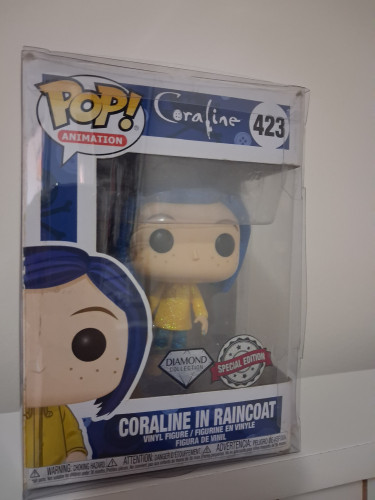 Funko Pop Coraline in Raincoat Diamond Edition Coraline (Movie) #423 - Produto Original