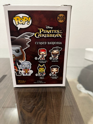 Funko Pop Cursed Barbossa #208 - Exclusivo SDCC 2016 - Piratas do Caribe - Piratas Do Caribe - #208