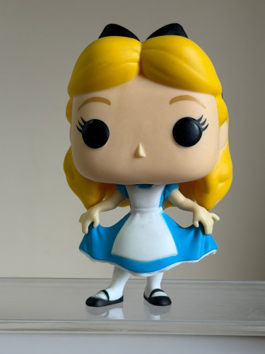 Funko Pop Disney Alice (curtsying) Alice In Wonderland #1058 - Produto Original
