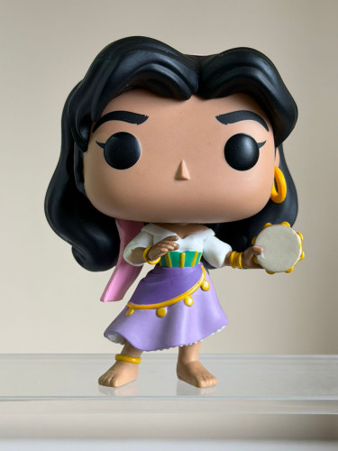 Funko Pop Disney Esmeralda The Hunchback Of Notre Dame #635 - Produto Original