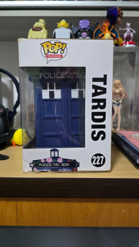 Funko Pop Doctor Who Tardis edição especial Clara Memorial - Doctor Who - #227