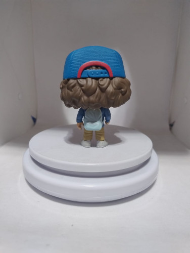 Funko Pop Dustin (sem caixa) - Stranger Things - #424