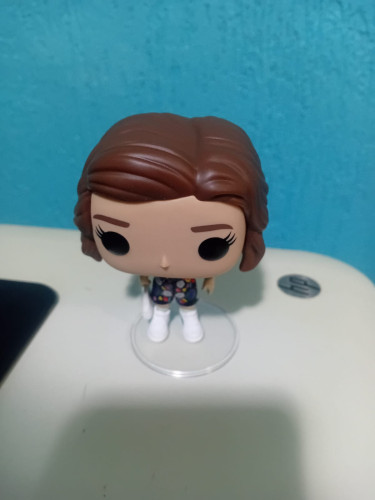 Funko Pop Eleven in Mall Outfit #802 - Stranger Things - Netflix Stranger Things - #802