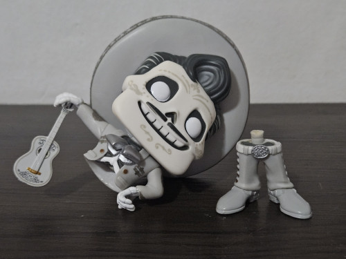 Funko Pop Ernesto 304 Sem Caixa E Quebrado (ler Descrição) Disney Coco A Vida É Uma Festa #304 - Produto Original