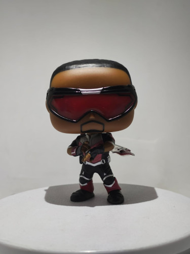 Funko Pop Falcon (sem caixa) - Marvel - #700