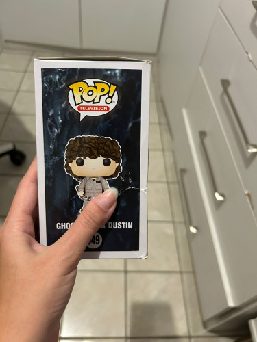 Funko Pop Ghostbuster Dustin Stranger Things #549 - Stranger Things - #549