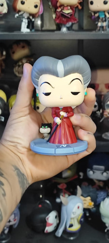 Funko Pop Lady Tremaine - Disneys Vilains - COM CAIXA Disney Villains #1080 - Produto Original