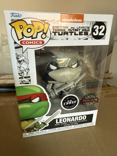 Funko Pop Leonardo Chase - Teenage Mutant Ninja Turtles - #32