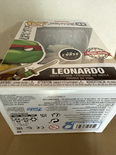 Funko Pop Leonardo Chase - Teenage Mutant Ninja Turtles - #32