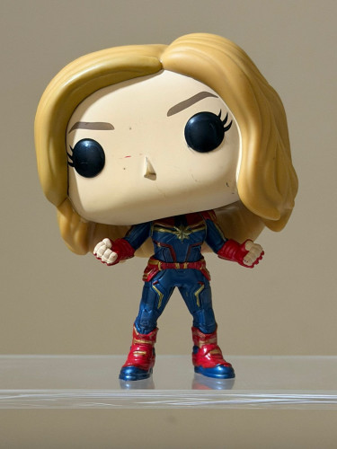 Funko Pop Marvel Captain Marvel Captain Marvel #425 - Produto Original