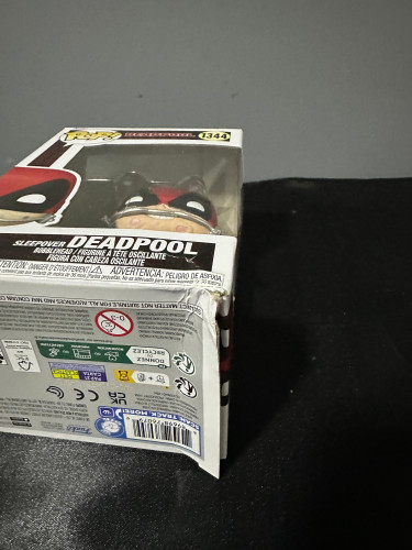 Action Figures Funko Pop Marvel Deadpool Sleepover 1344 Detalhe - Marvel Studios - #