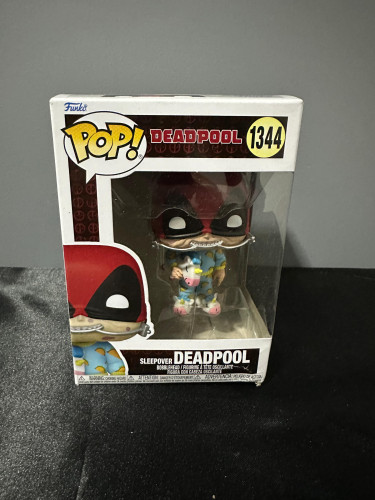 Action Figures Funko Pop Marvel Deadpool Sleepover 1344 Detalhe - Marvel Studios - #