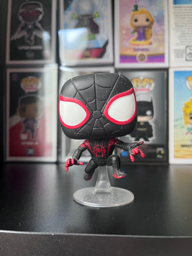 Funko Pop Miles Morales- Spider-Man Into The Spiderverse Marvel #402 - Produto Original
