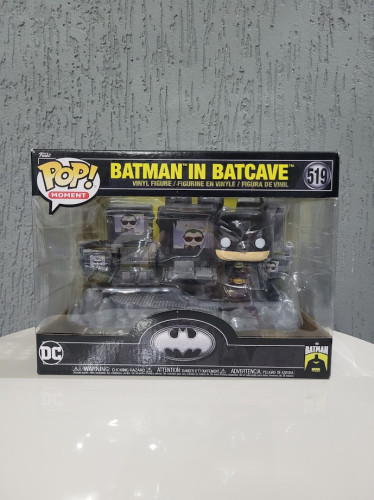 Funko Pop Moment Dc Batman In Batcave - Batman Cavaleiro Das Trevas - #519