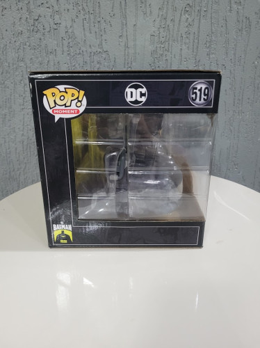 Funko Pop Moment Dc Batman In Batcave - Batman Cavaleiro Das Trevas - #519