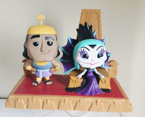 Funko Pop Moment Disney Kronk & Yzma (Nova Onda do Imperador) Disney Villains Assemble #1205 - Produto Original