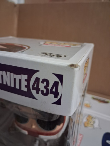 Funko Pop Moonwalker - Vaulted - Com Detalhes Na Caixa - Fortinite - #434