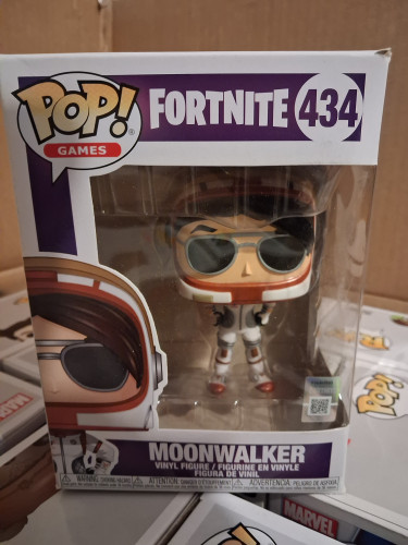 Funko Pop Moonwalker - Vaulted - Com Detalhes Na Caixa - Fortinite - #434