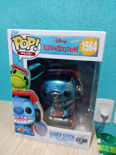 Funko Pop Plus! Stitch Gamer Metallic #1564 Disney Lilo & Stitch - Disney - Lilo And Stitch - #1564