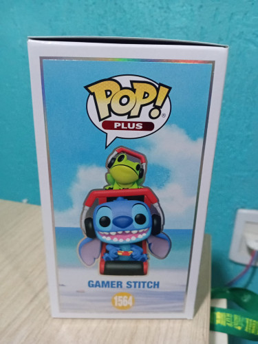 Funko Pop Plus! Stitch Gamer Metallic #1564 Disney Lilo & Stitch - Disney - Lilo And Stitch - #1564