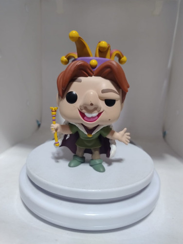 Funko Pop Quasimodo (detalhe no nariz, bochecha e sem caixa)-Disney-634