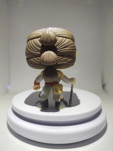 Funko Pop Rey (sem caixa, sem base e bastão quebrado) - Star Wars - #58