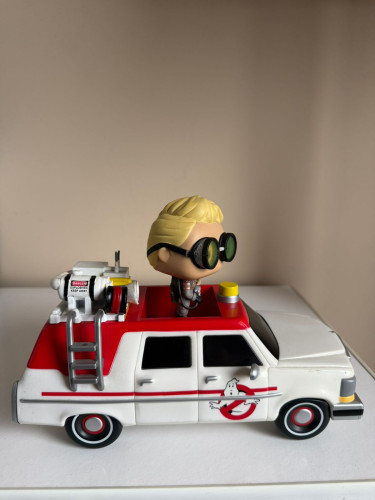 Funko Pop Rides Ecto-1 With Jillian Holtzmann Ghostbusters #23 - Produto Original