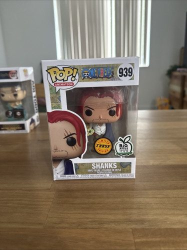 Funko Pop Shanks One Piece 939 Chase Edição Big Apple Raro-One Piece-939