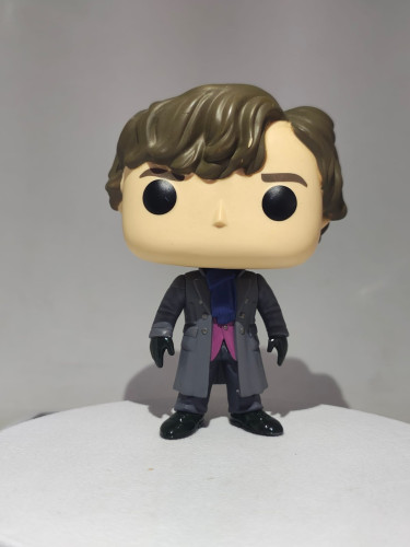 Funko Pop Sherlock Holmes (sem caixa e detalhe no cabelo) - Sherlock - #284