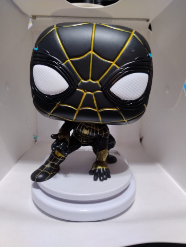 Funko Pop Spider-Man Black & Gold Suit 10-Inch (sem Caixa) - Marvel - #921