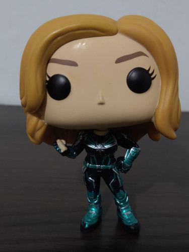 Funko Pop Vers 427 Sem Caixa / Sem Base Captain Marvel-Capita Marvel-427