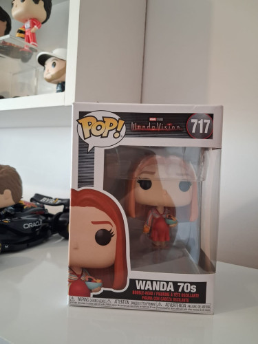 Funko Pop Wanda 70s #717 - Vaulted - Pequeno Detalhe Na Caixa-Marvel Studios - Wanda Vision-717