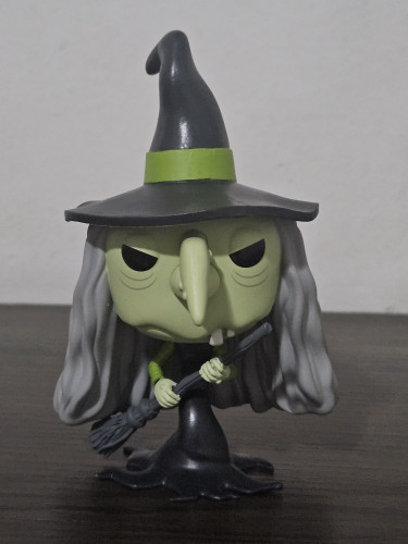 Funko Pop Witch 599 Caixa Desbotada e Danificada - Disney Nightmare Before Christmas - O Estranho Mundo De Jack - #599