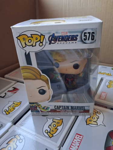 Funko Pop Captain Marvel - Vaulted - Com Detalhes Na Caixa - Avengers Endgame - #576