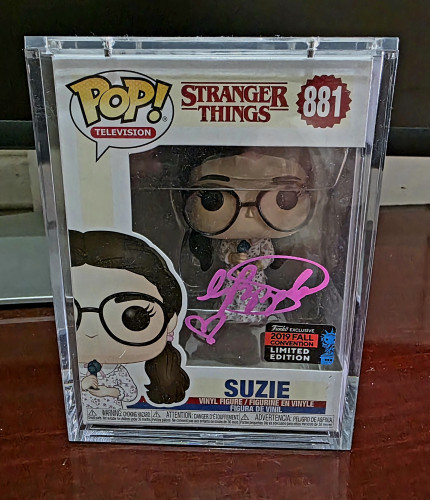 Funko pop Suzie Stranger Things Autografada Strangers Things #881 - Produto Original
