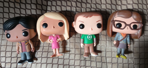 Funkos Sheldon, Amy, Penny e Raj-The Bing Bang Theory-11