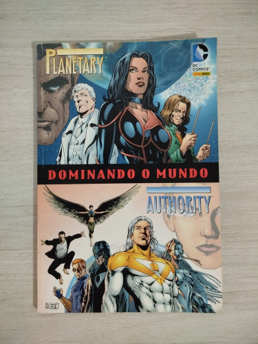 HQ Quadrinhos Planetary e Authority - Dominando o Mundo (capa cartão) Planetary # - Produto Original