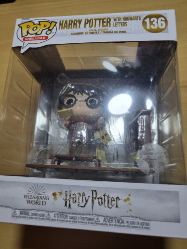 Funko Pop Harry Potter with Hogwarts Letters - Harry Potter - #136