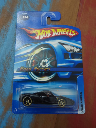 Action Figures Hot Wheels Mainline Enzo Ferrari Preta - Ferrari - #