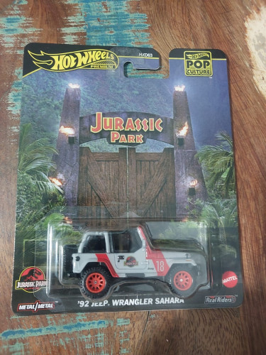 Action Figures Hot Wheels Premium Jurassic World 92 Jeep Wrangler Sahara - Jurrasic World - #