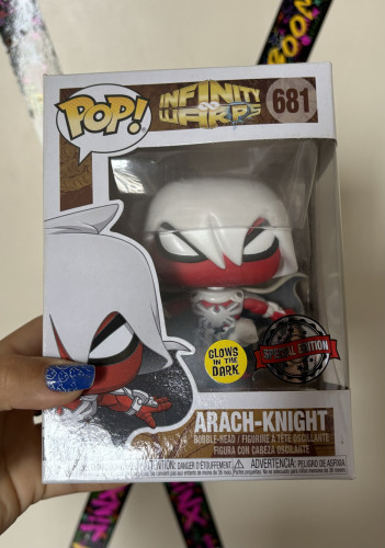 Boneco Funko Pop Marvel Arach-knight Glows - Exclusivo 681-SPIDER MAN-681