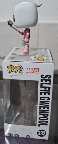 Funko Pop Selfie Gwenpool SDCC 2017 - Funko Pop Marvel Spider-gwen - #232