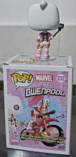Funko Pop Selfie Gwenpool SDCC 2017 - Funko Pop Marvel Spider-gwen - #232