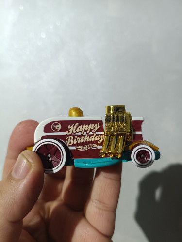 Action Figures Hot Wheels Brithday Buner T-Hunt-HOTWHEELS-
