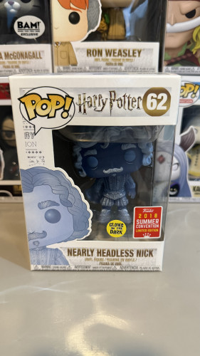 Funko Pop Nearly Headless Nick Glow in the dark Harry Potter #62 - Produto Original